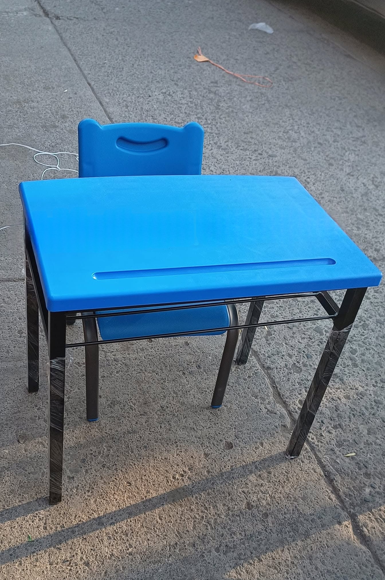 JUEGO DE MESA INDIVIDUAL CUBIERTA DE PLÁSTICO